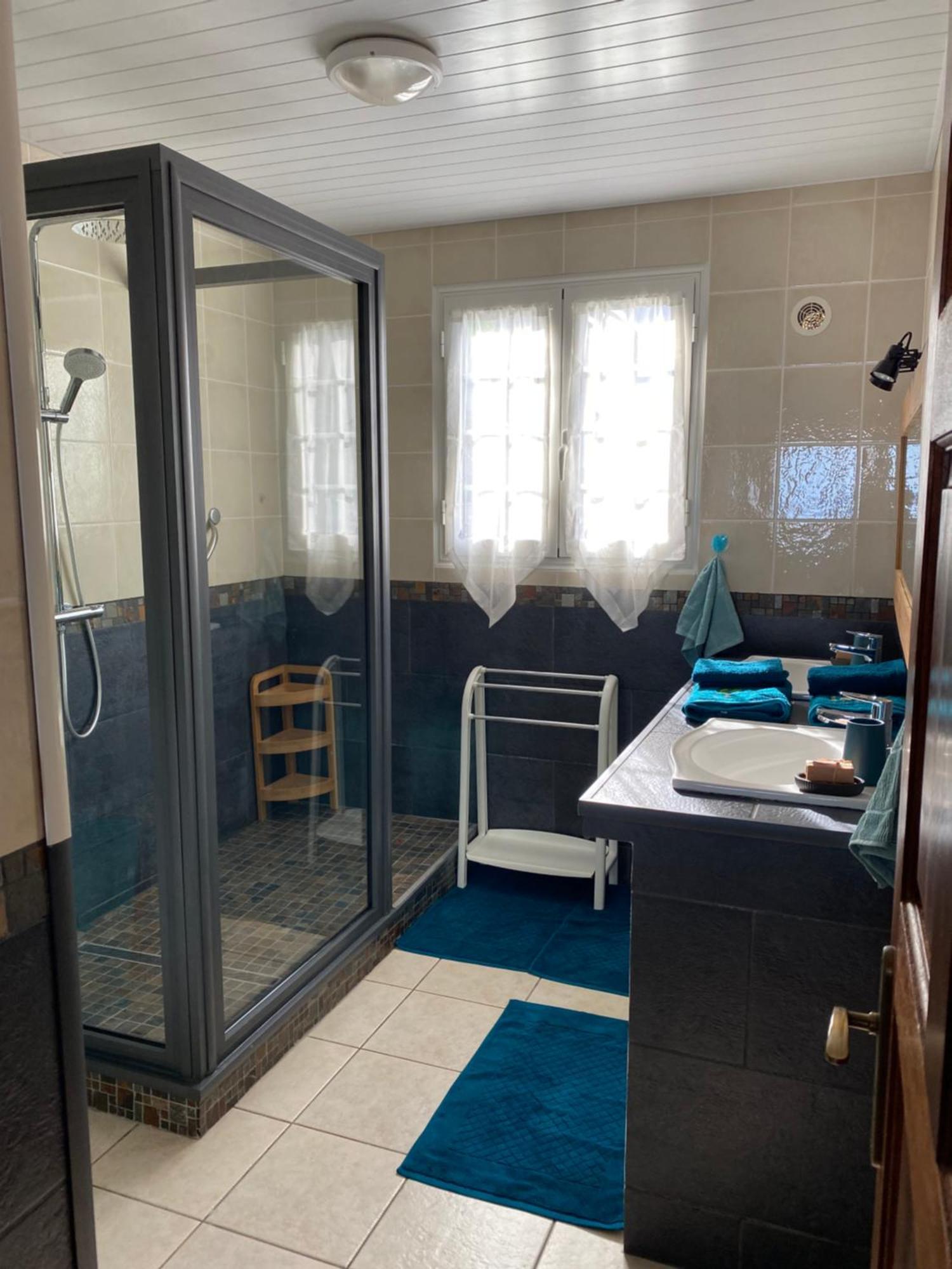 Location Saisonniere A Portee De Vue Ла Посесион Екстериор снимка
